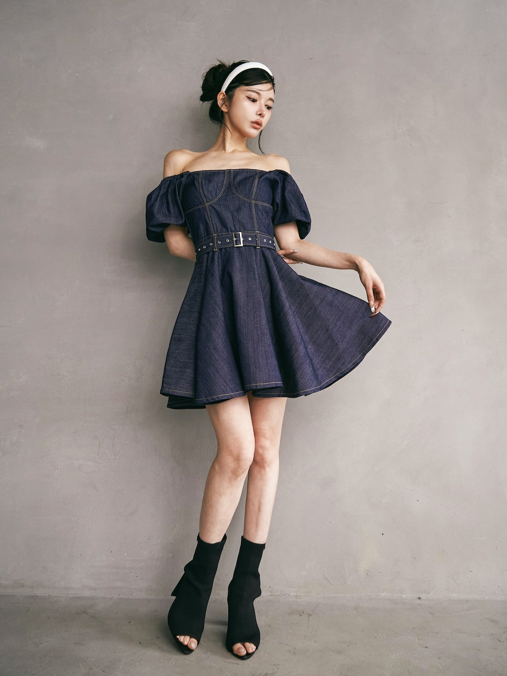 モデル:160cm(着用サイズ:FREE 着用カラー:IND)