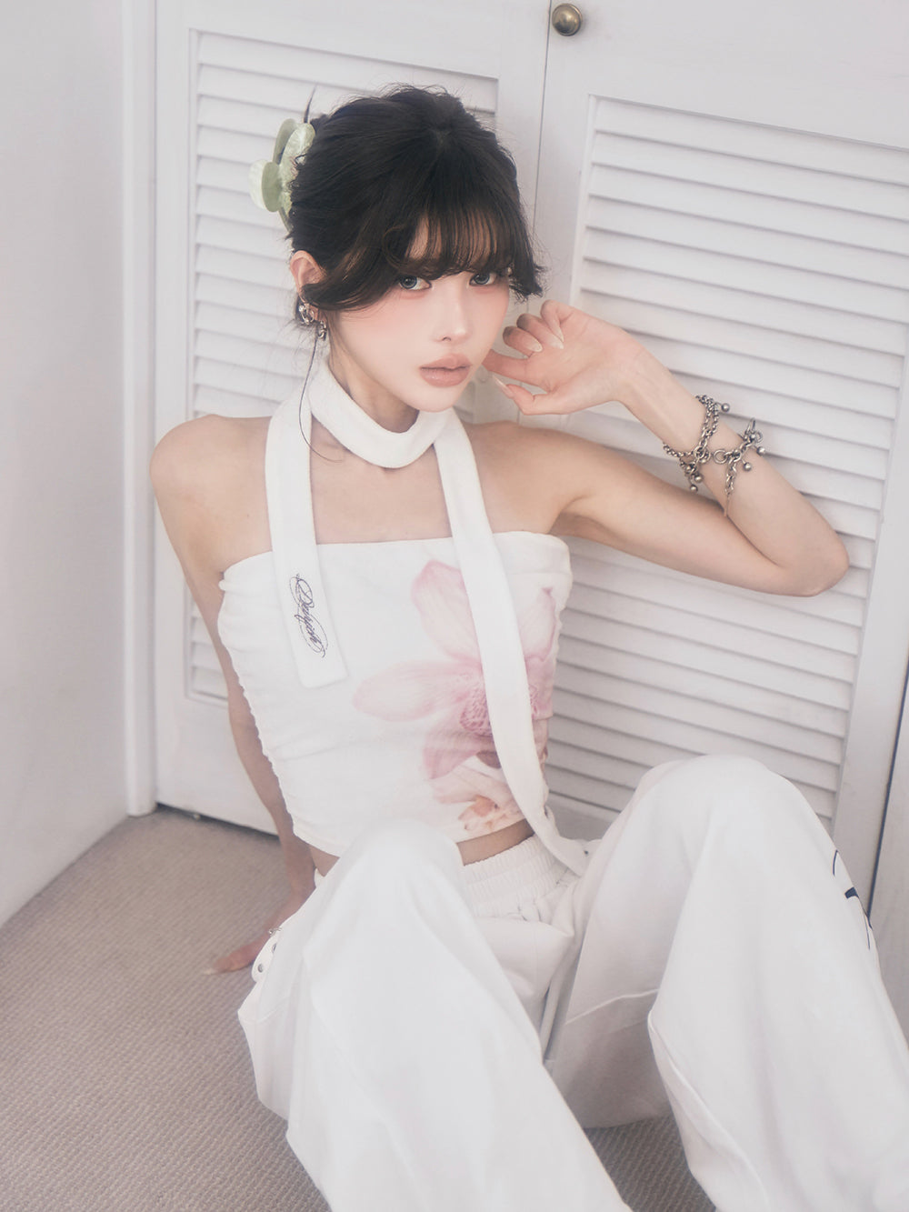 モデル:160cm(着用サイズ:FREE 着用カラー:WHT)