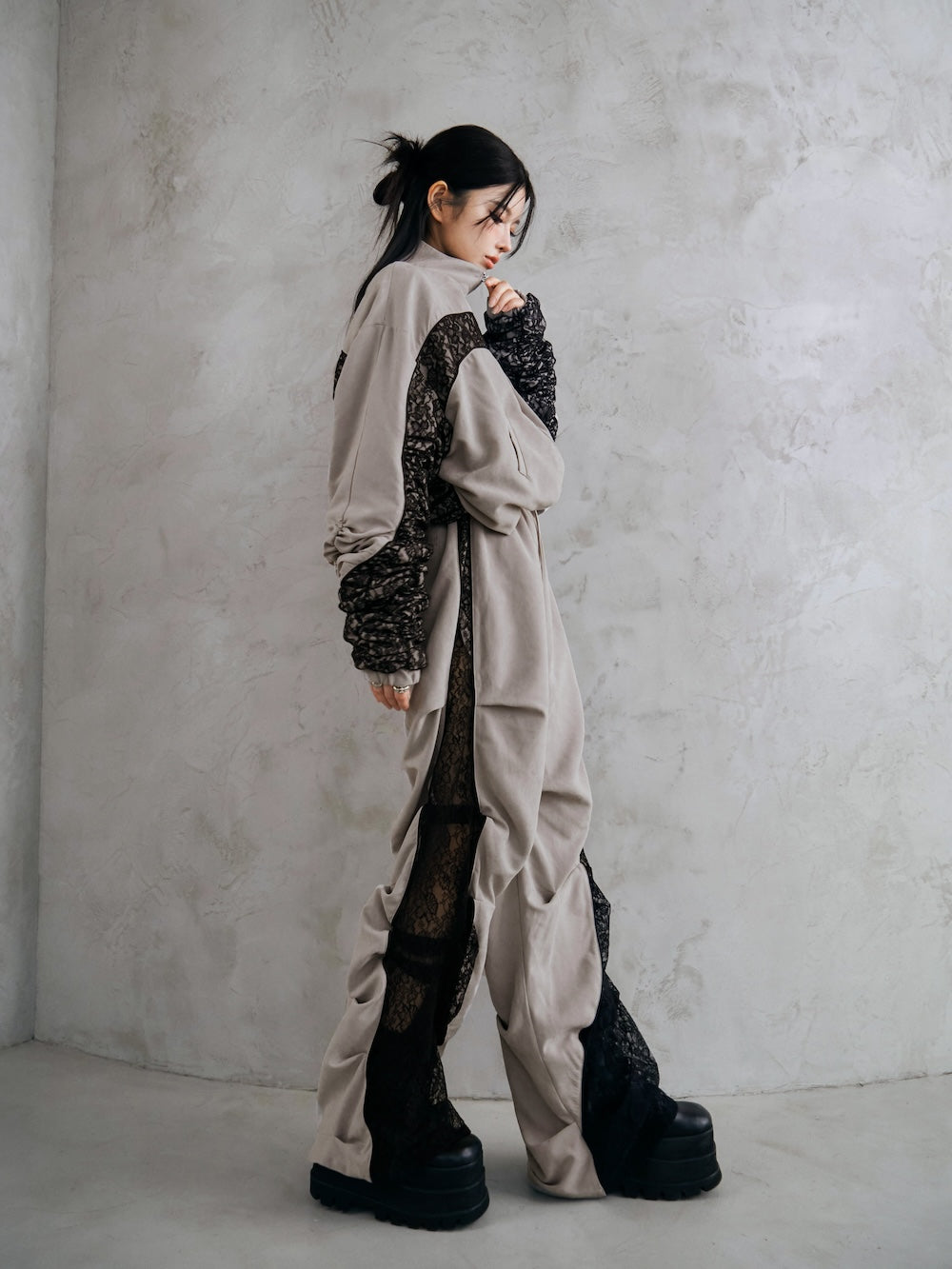 モデル:160cm(着用サイズ:FREE 着用カラー:GRY)