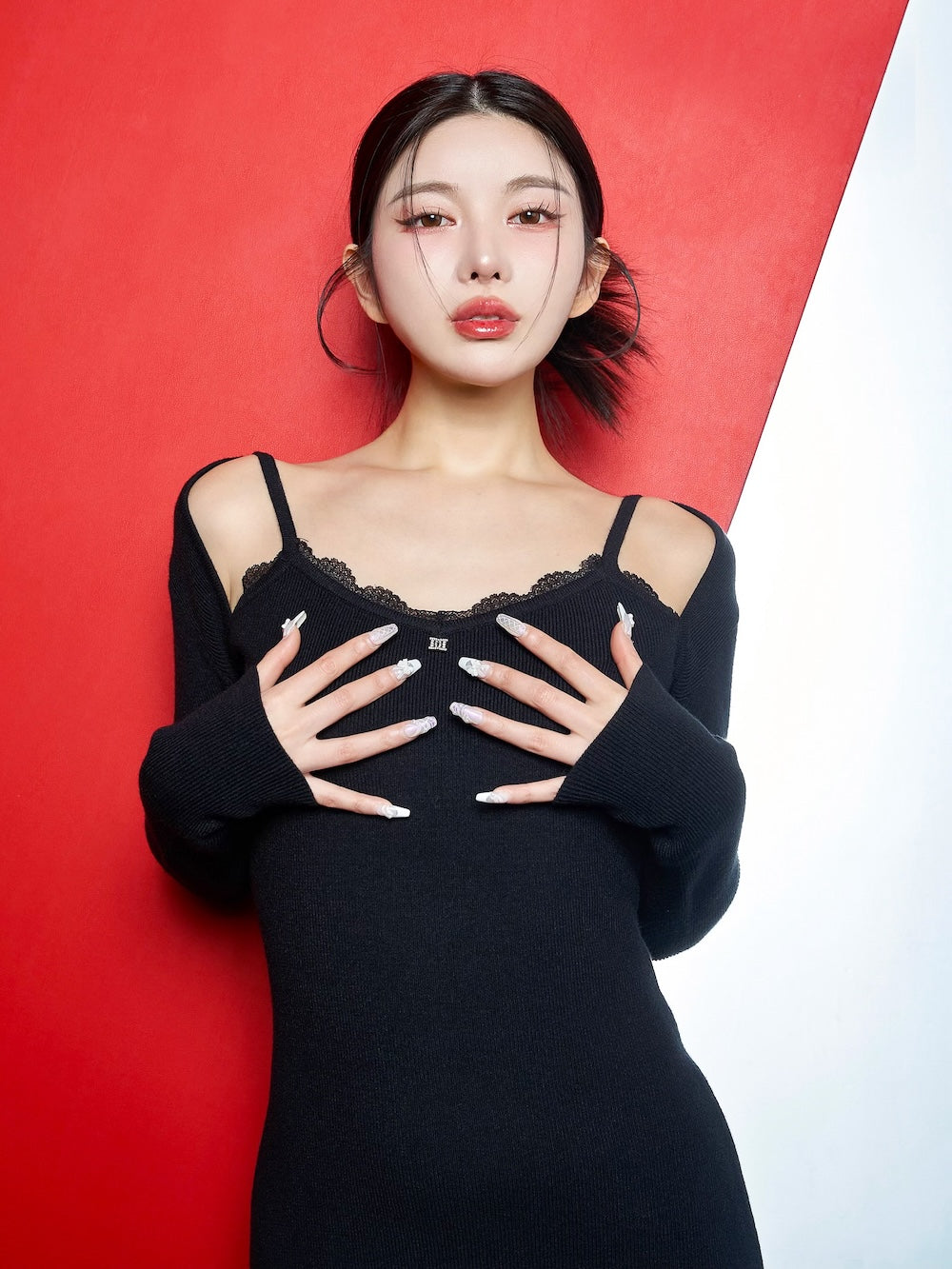 モデル:160cm(着用サイズ:FREE 着用カラー:BLK)
