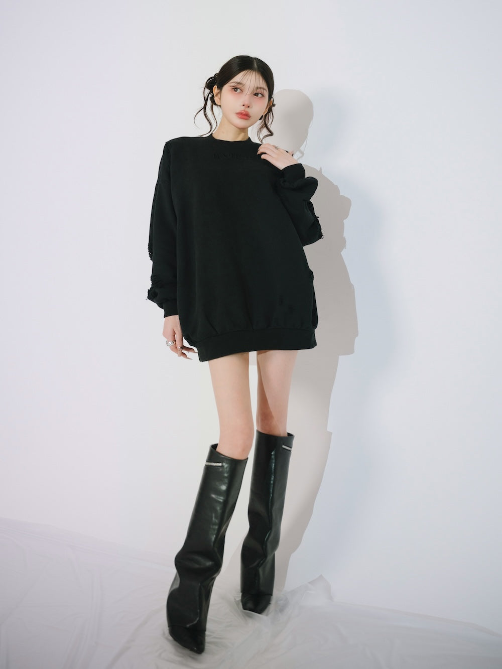 モデル:160cm(着用サイズ:FREE 着用カラー:BLK)