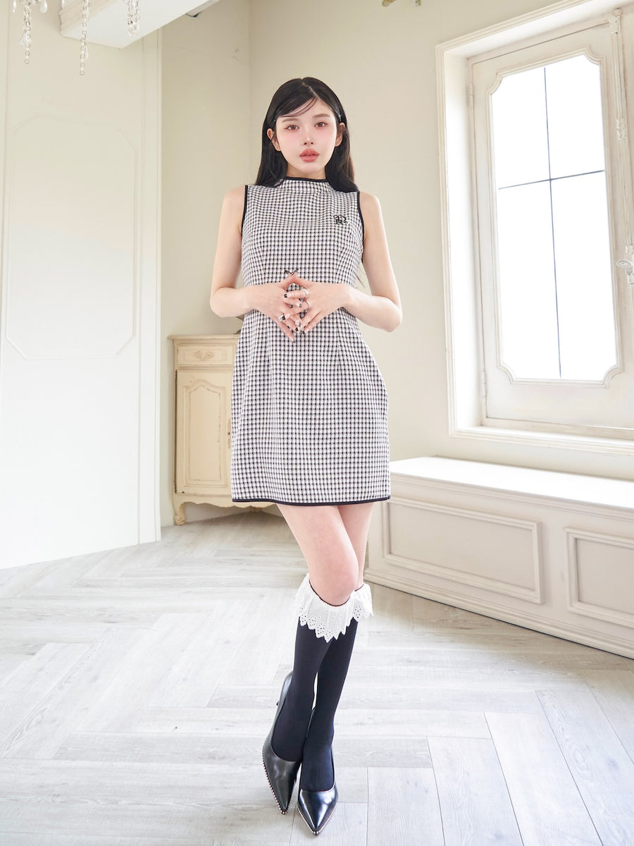 モデル:160cm(着用サイズ:FREE 着用カラー:BLK)