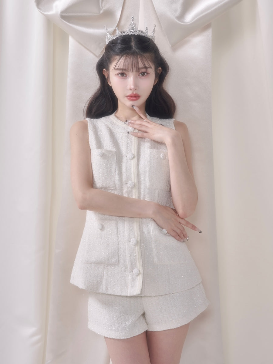 モデル:160cm(着用サイズ:FREE 着用カラー:WHT)