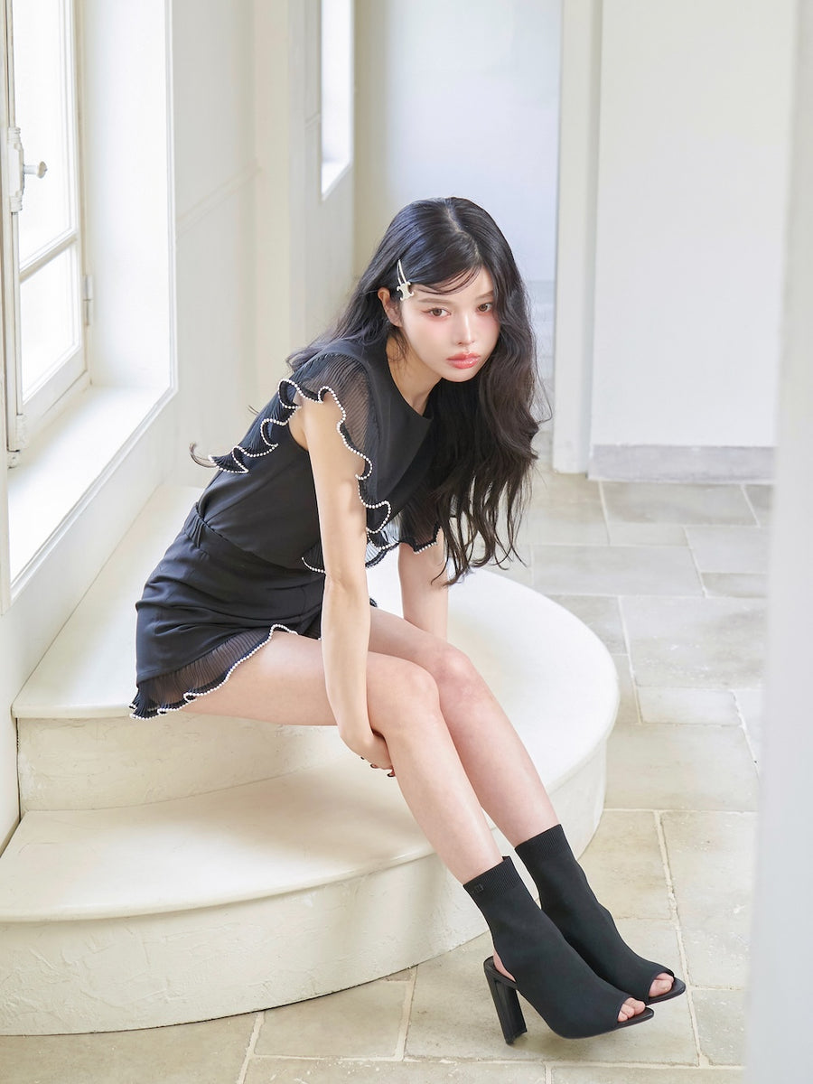 モデル:160cm(着用サイズ:FREE 着用カラー:BLK)