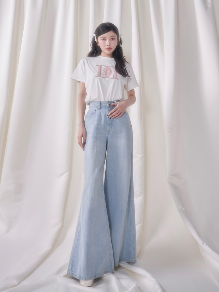 モデル:160cm(着用サイズ:FREE 着用カラー:WHT)