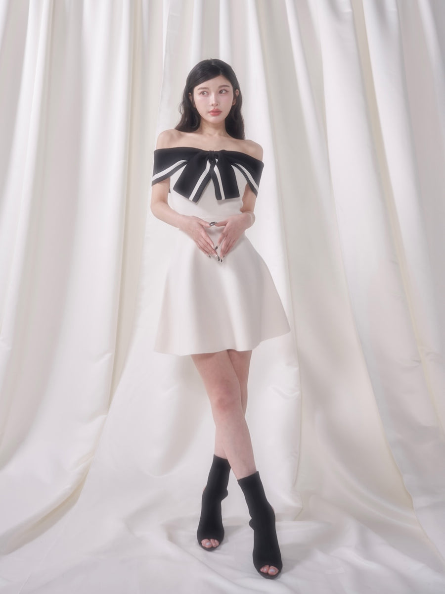モデル:160cm(着用サイズ:FREE 着用カラー:IVO)