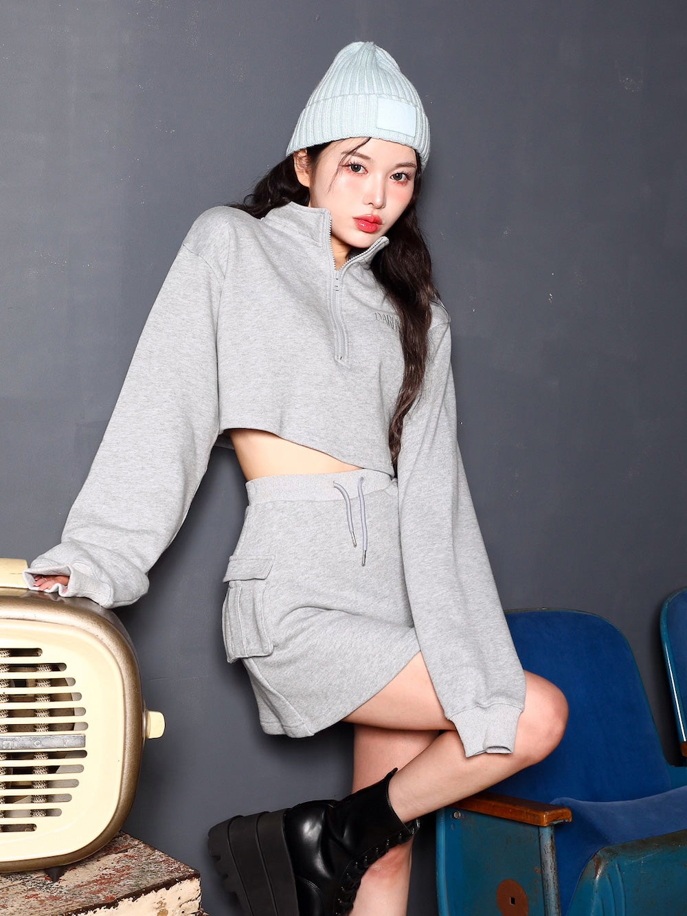 モデル:160cm(着用サイズ:FREE 着用カラー:GRY)