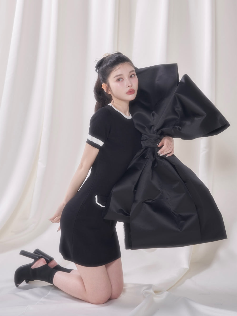 モデル:160cm(着用サイズ:FREE 着用カラー:BLK)