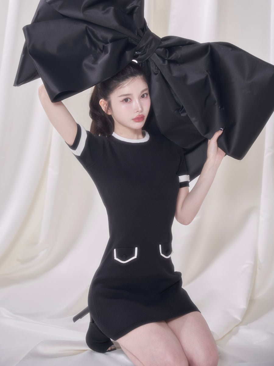 モデル:160cm(着用サイズ:FREE 着用カラー:BLK)