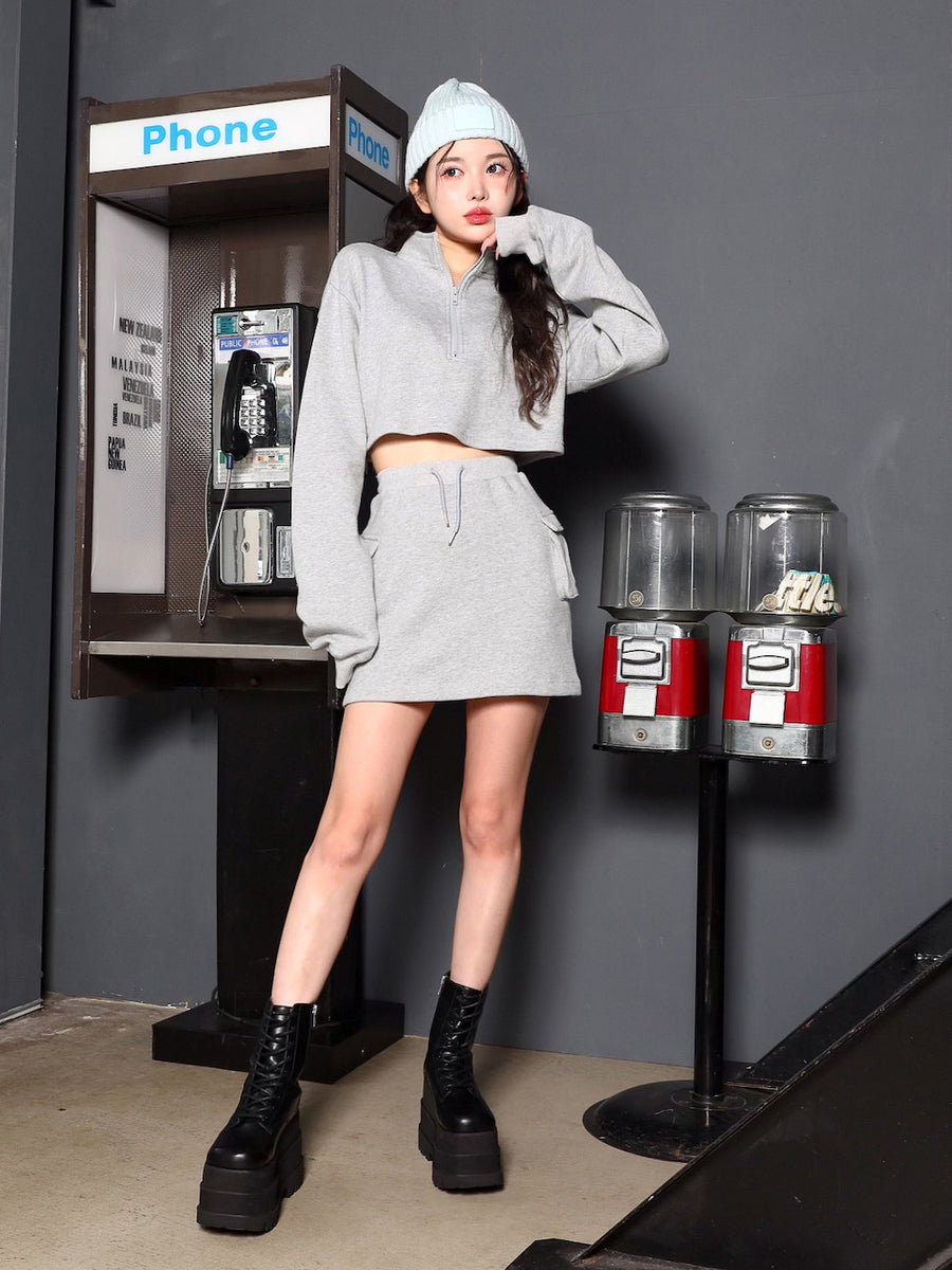 モデル:160cm(着用サイズ:FREE 着用カラー:GRY)
