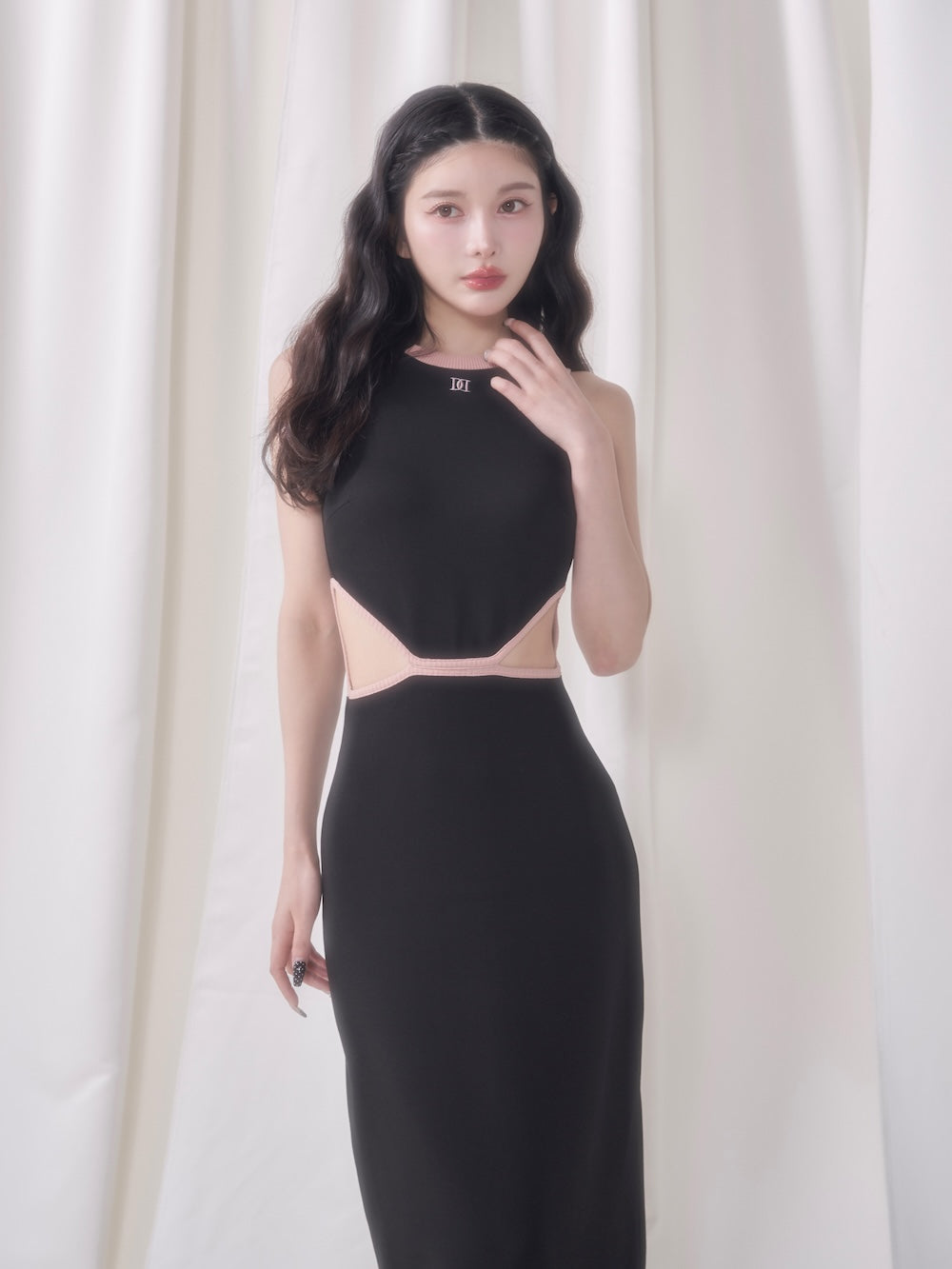 モデル:160cm(着用サイズ:FREE 着用カラー:BLK)