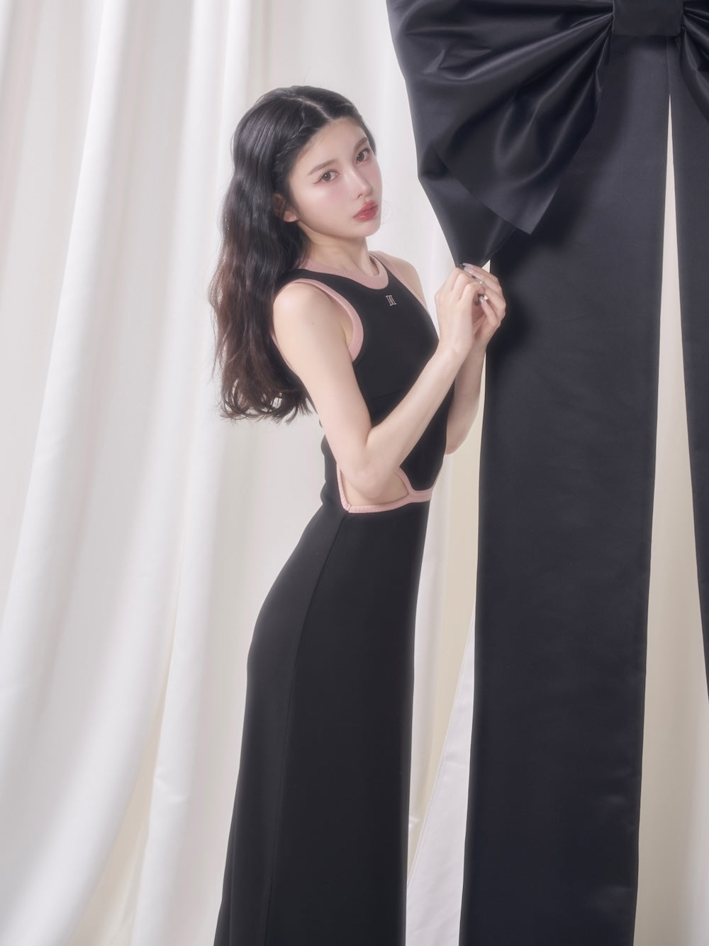 モデル:160cm(着用サイズ:FREE 着用カラー:BLK)