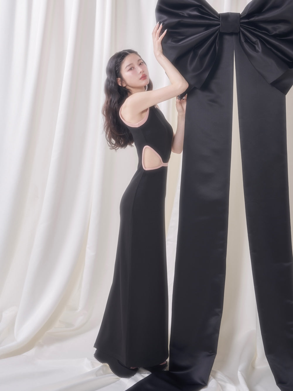 モデル:160cm(着用サイズ:FREE 着用カラー:BLK)