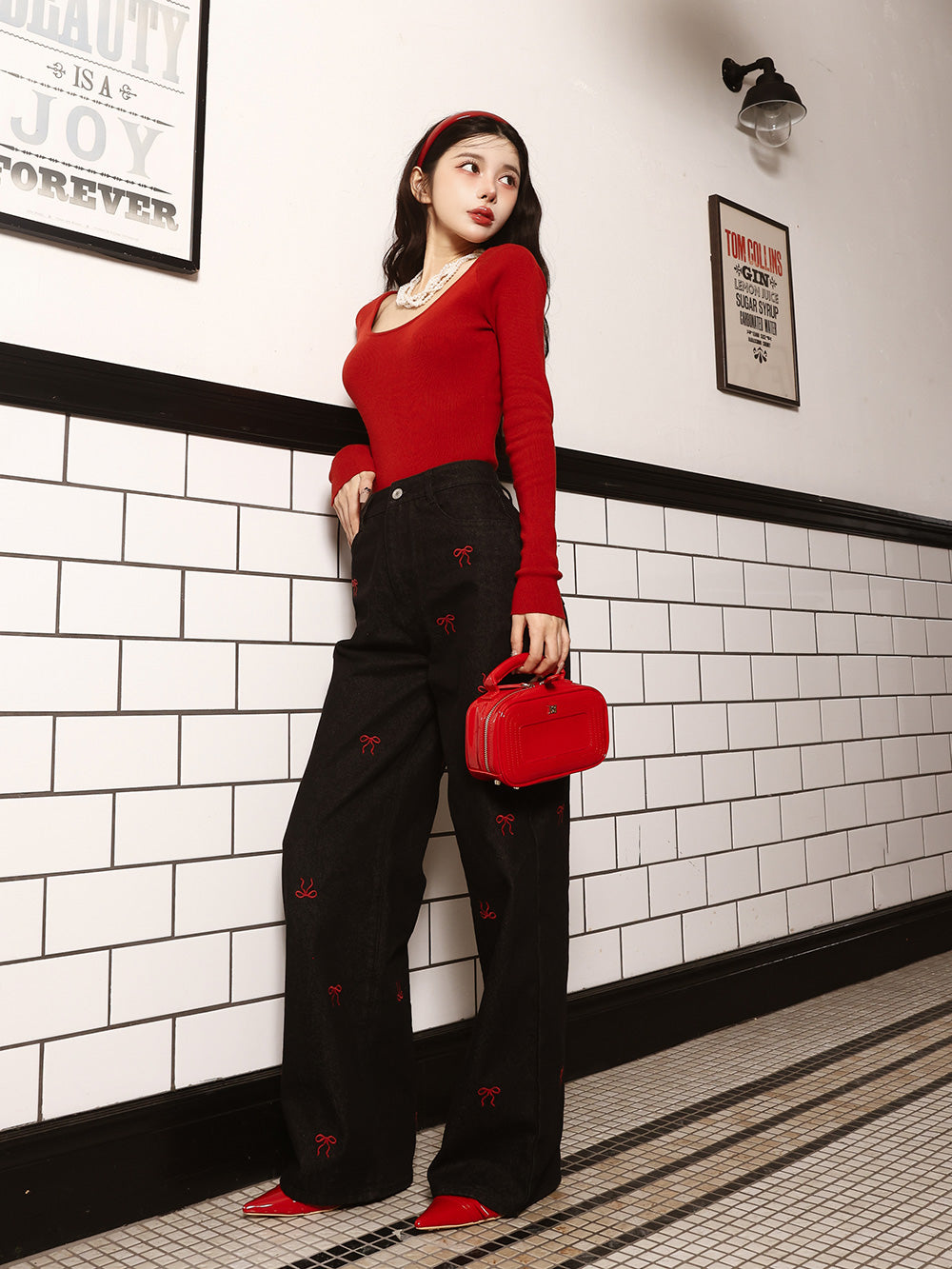 モデル:160cm(着用サイズ:FREE 着用カラー:RED)