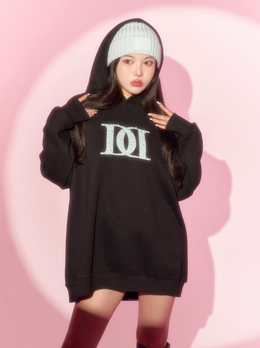 モデル:160cm(着用サイズ:FREE 着用カラー:BLK)