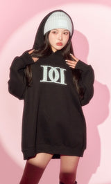 モデル:160cm(着用サイズ:FREE 着用カラー:BLK)