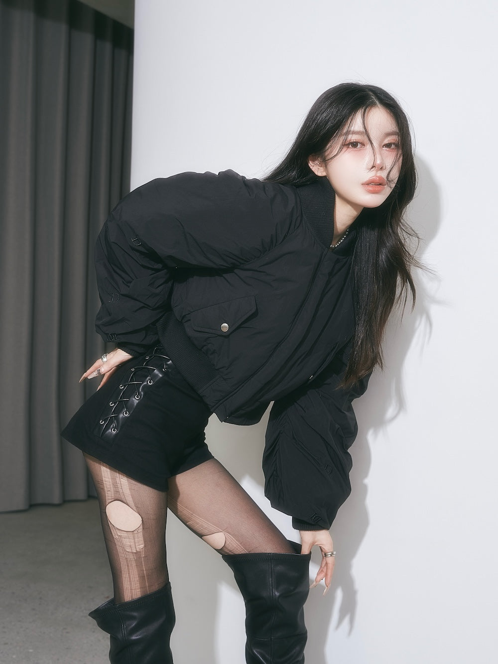 モデル:160cm(着用サイズ:FREE 着用カラー:BLK)