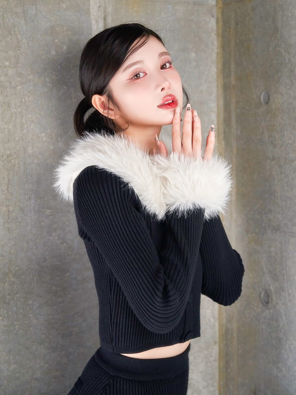 モデル:160cm(着用サイズ:FREE 着用カラー:BLK)