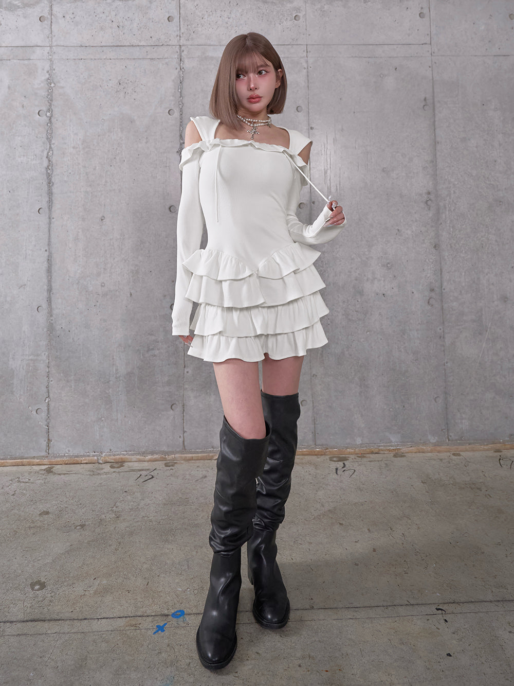 モデル:160cm(着用サイズ:FREE 着用カラー:WHT)