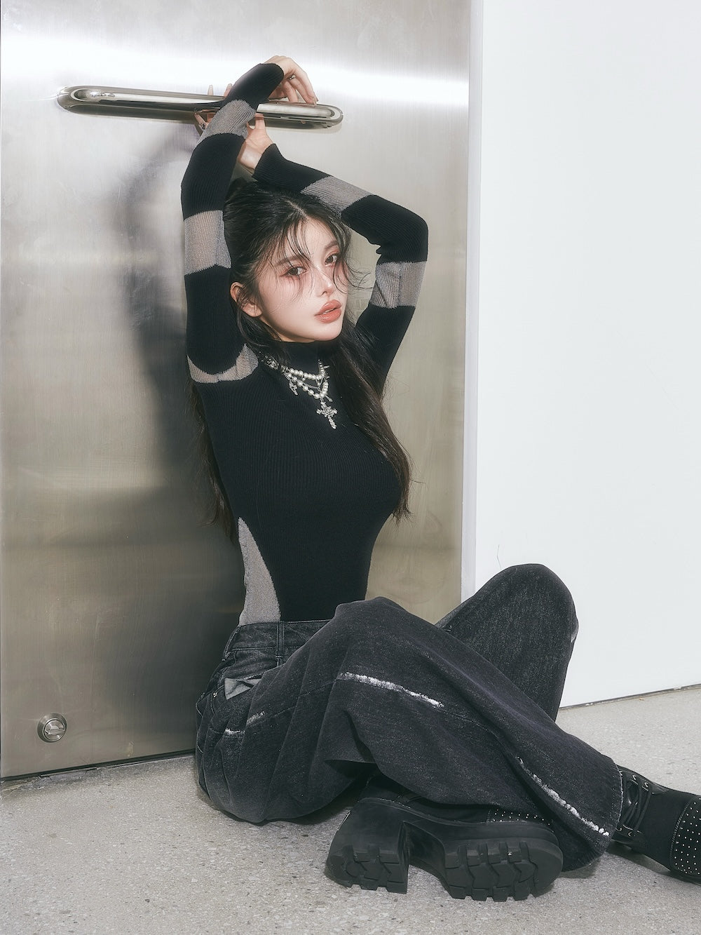モデル:160cm(着用サイズ:FREE 着用カラー:BLK)