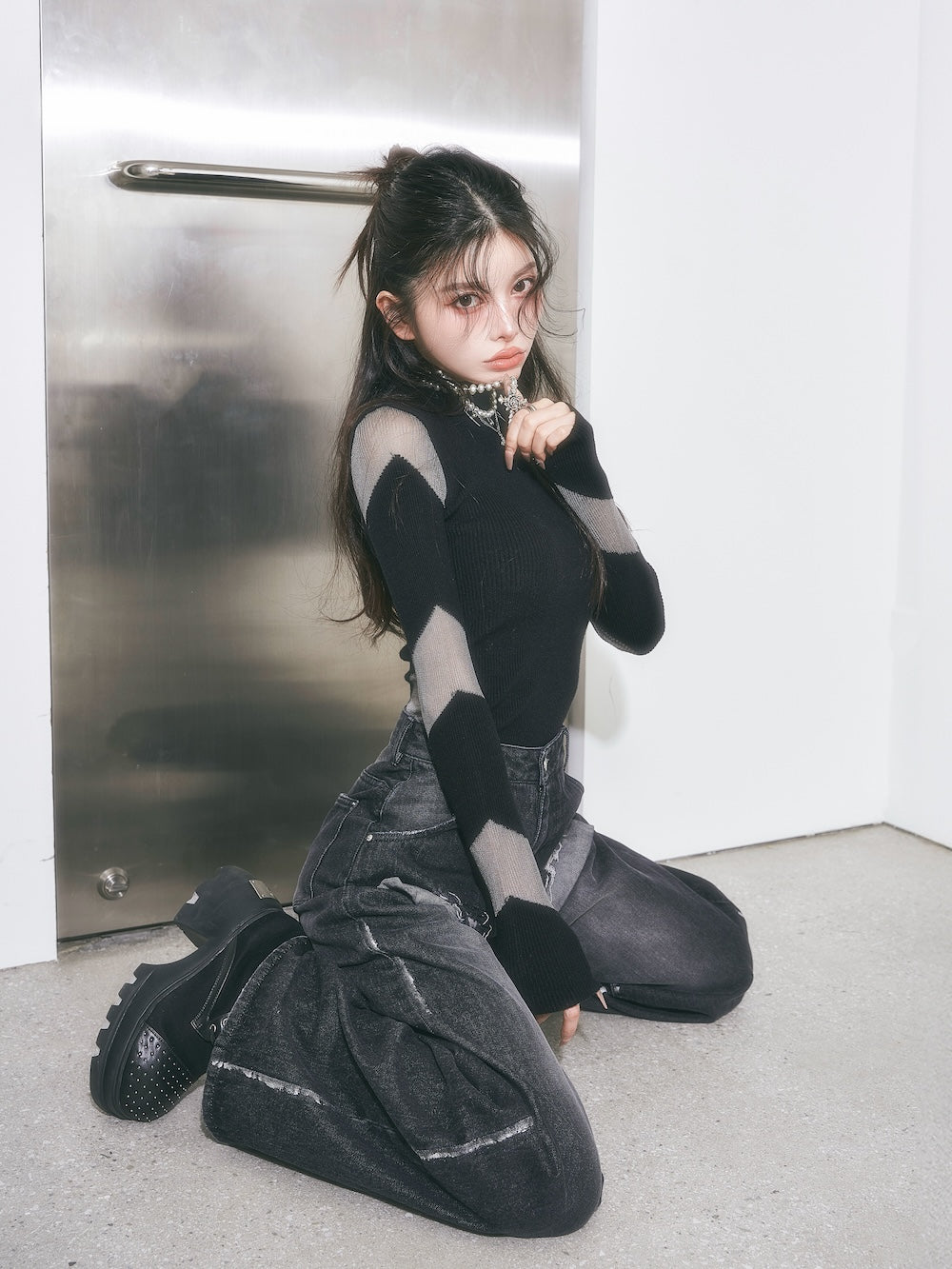 モデル:160cm(着用サイズ:FREE 着用カラー:BLK)