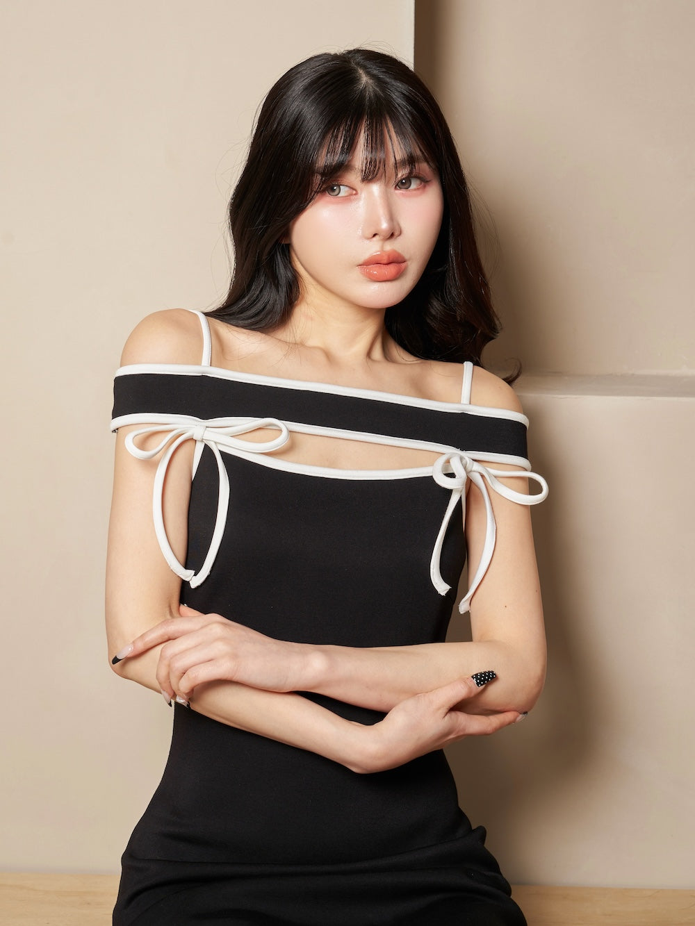モデル:160cm(着用サイズ:FREE 着用カラー:BLK)