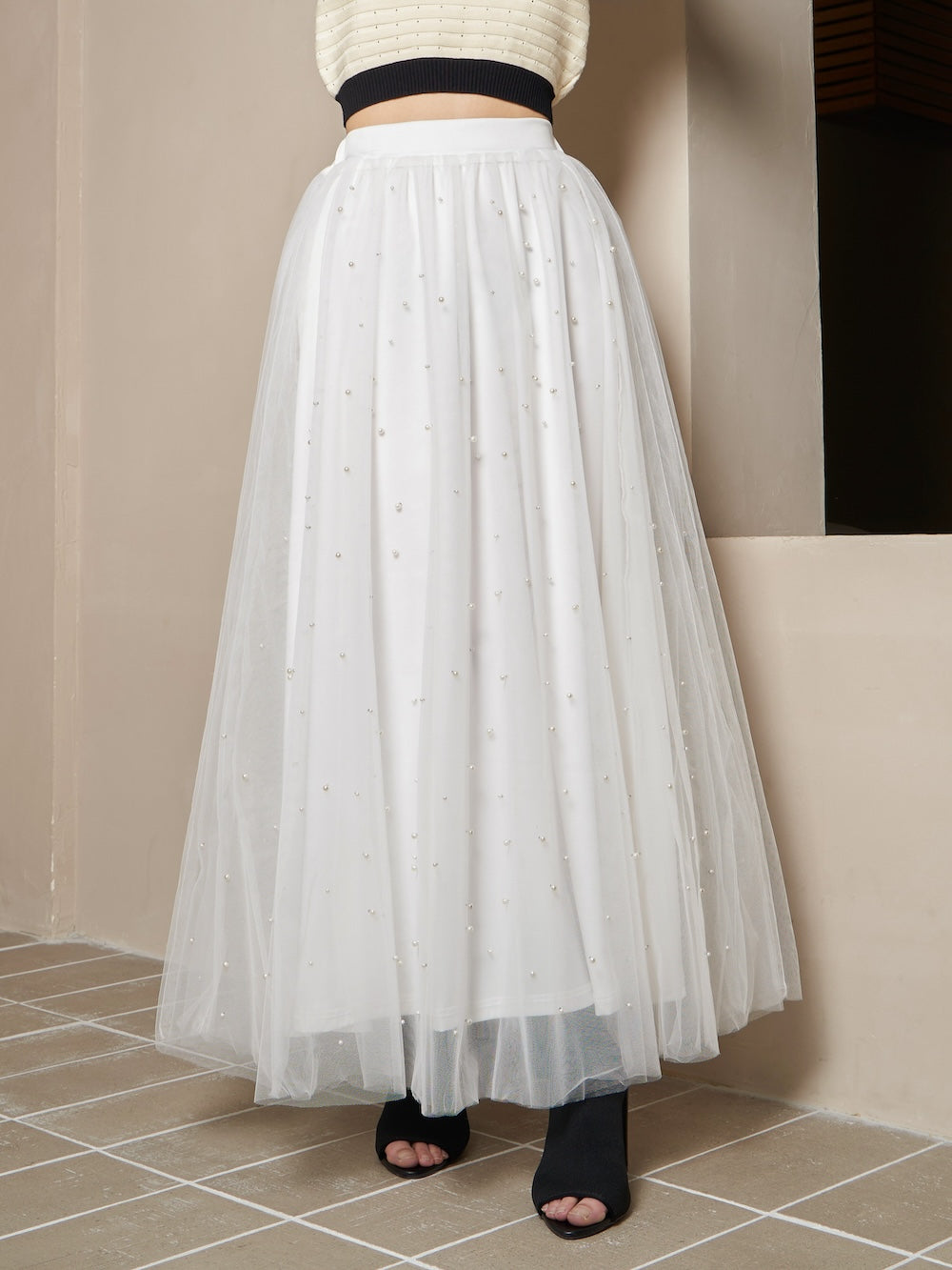 モデル:160cm(着用サイズ:FREE 着用カラー:WHT)
