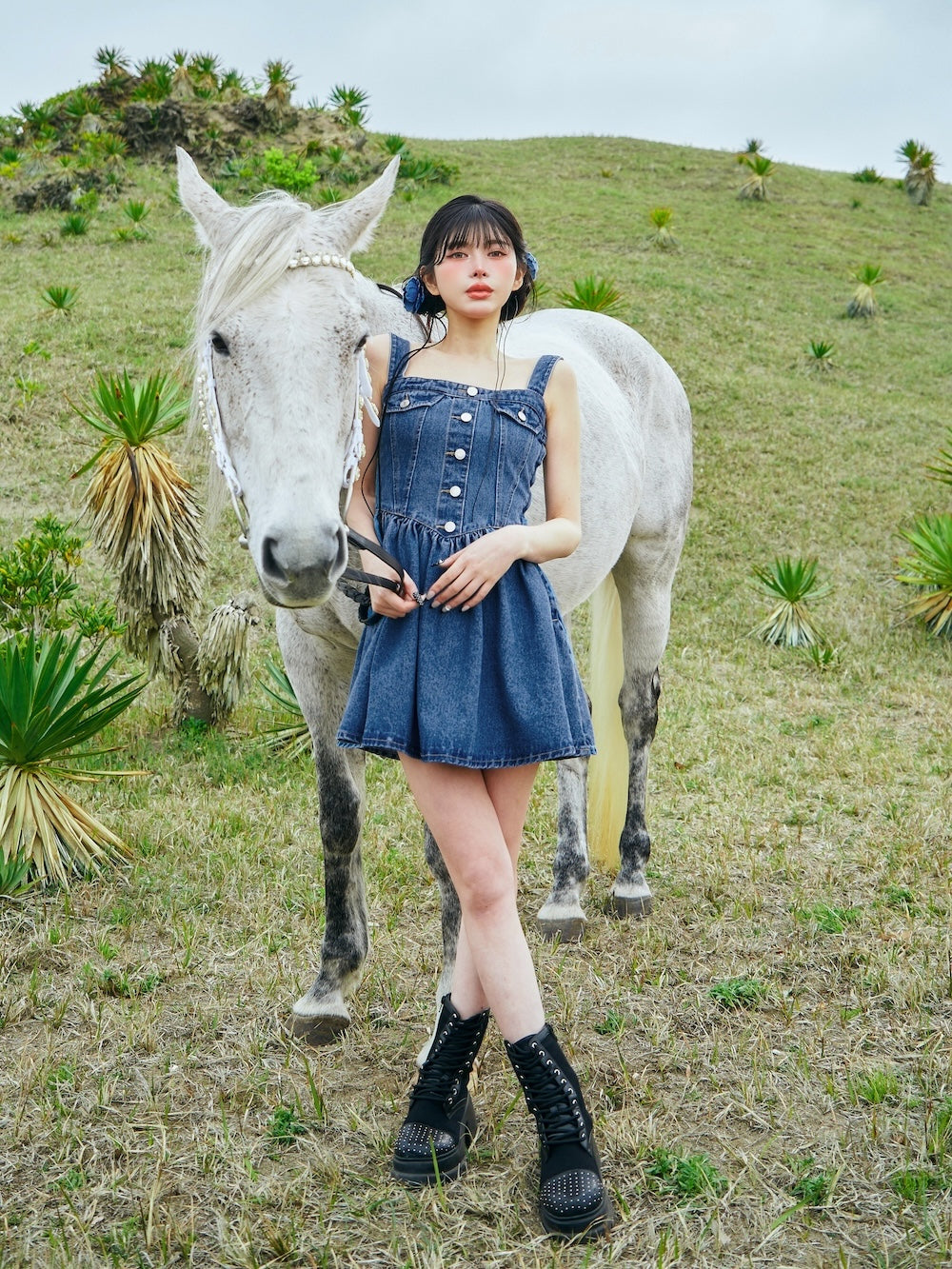 モデル:160cm(着用サイズ:FREE 着用カラー:BLU)