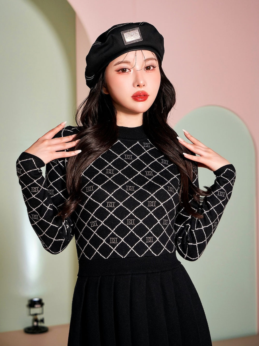 モデル:160cm(着用サイズ:FREE 着用カラー:BLK)