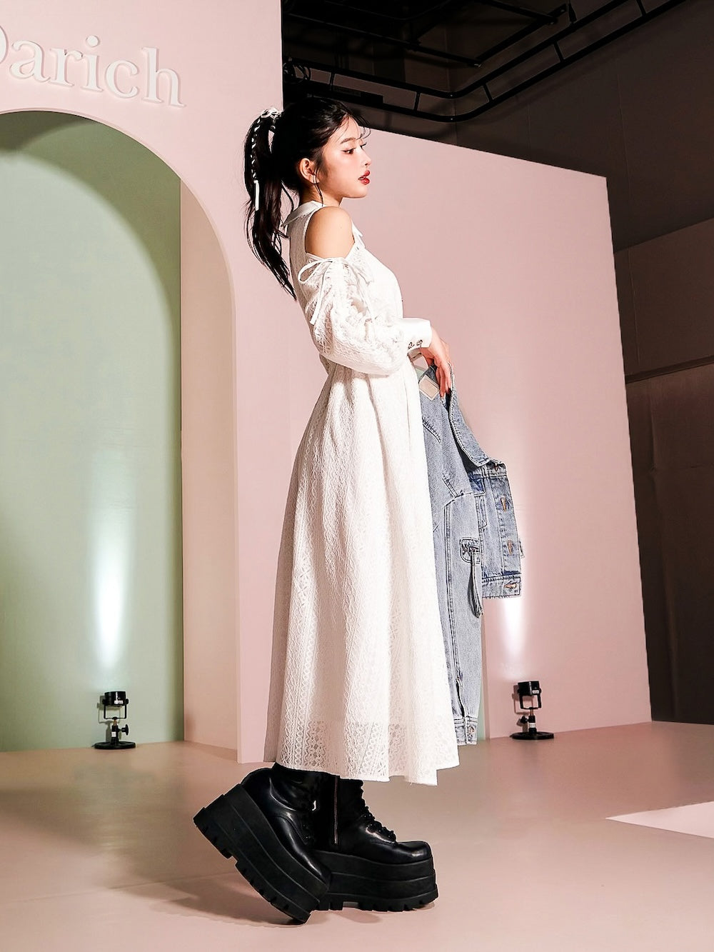 モデル:160cm(着用サイズ:FREE 着用カラー:WHT)