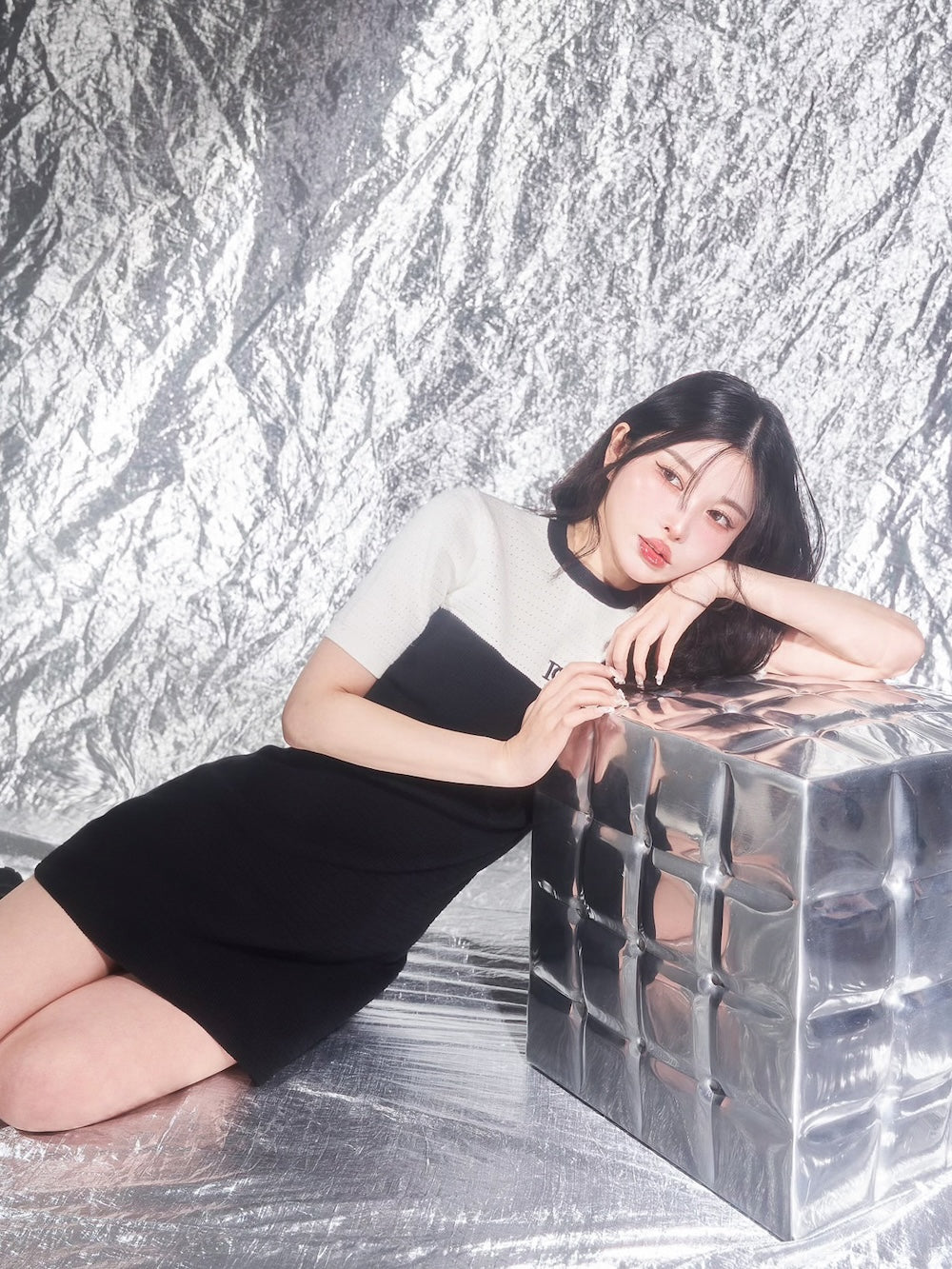 モデル:160cm(着用サイズ:FREE 着用カラー:BLK)