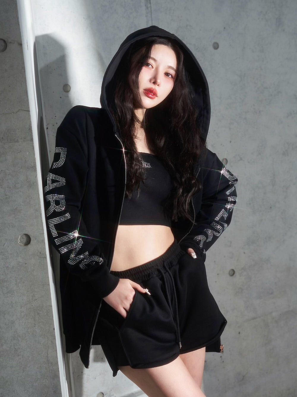 モデル:160cm(着用サイズ:FREE 着用カラー:BLK)