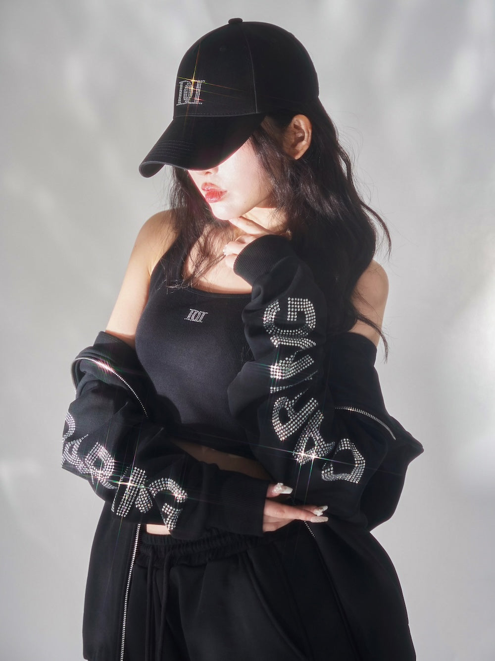 モデル:160cm(着用サイズ:FREE 着用カラー:BLK)
