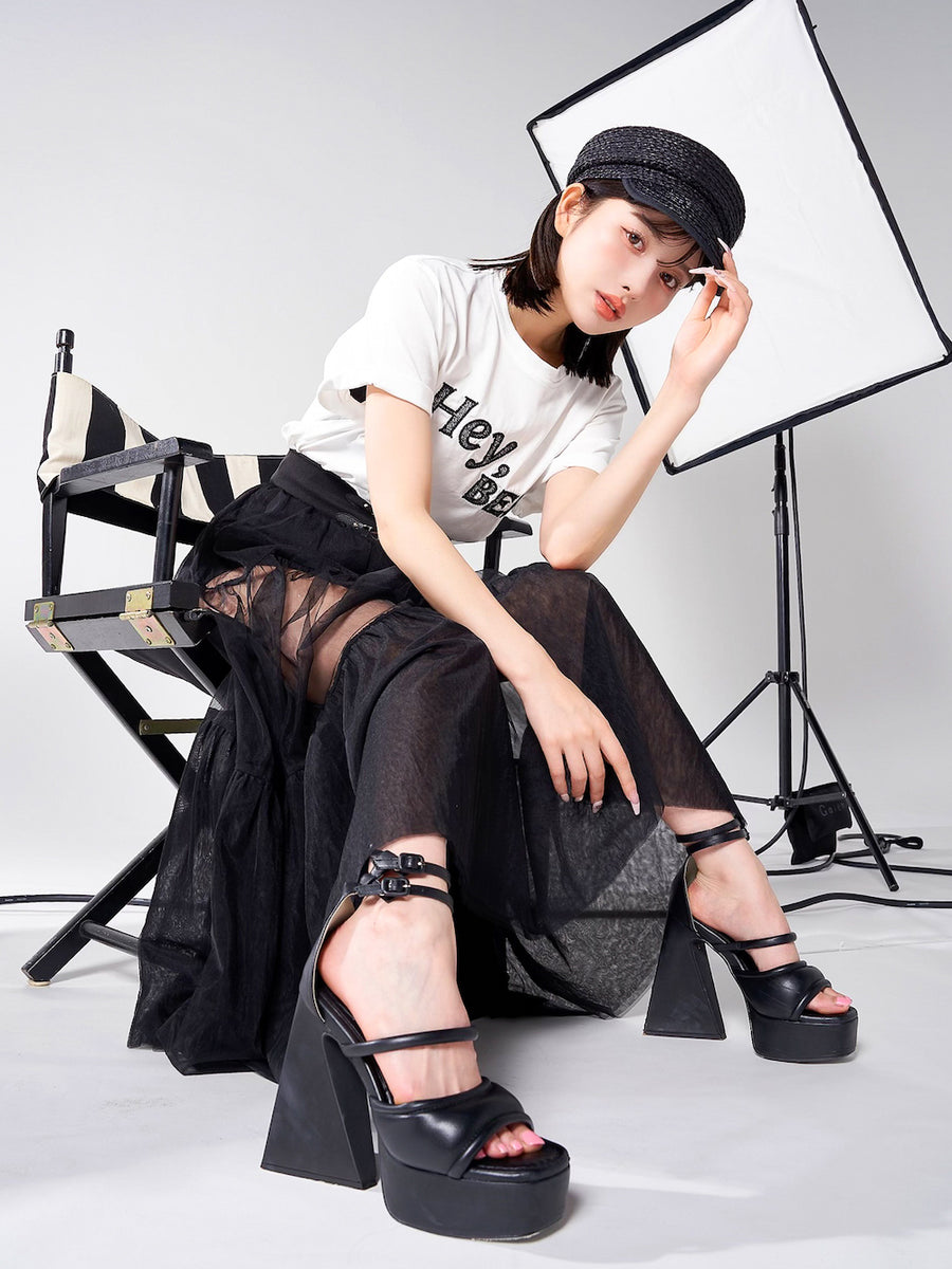 モデル:160cm(着用サイズ:FREE 着用カラー:BLK)
