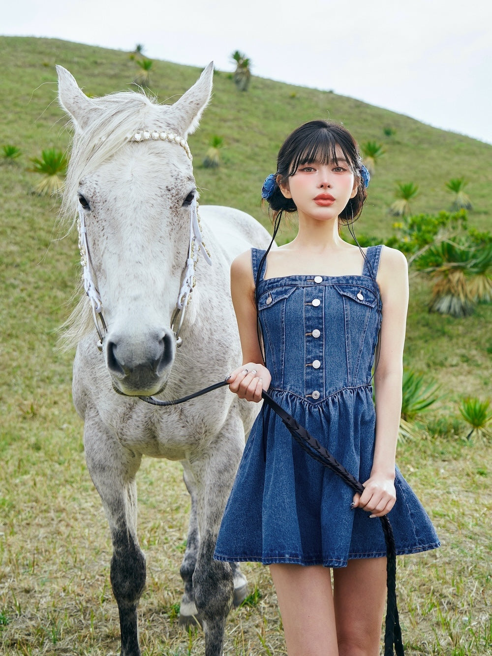 モデル:160cm(着用サイズ:FREE 着用カラー:BLU)