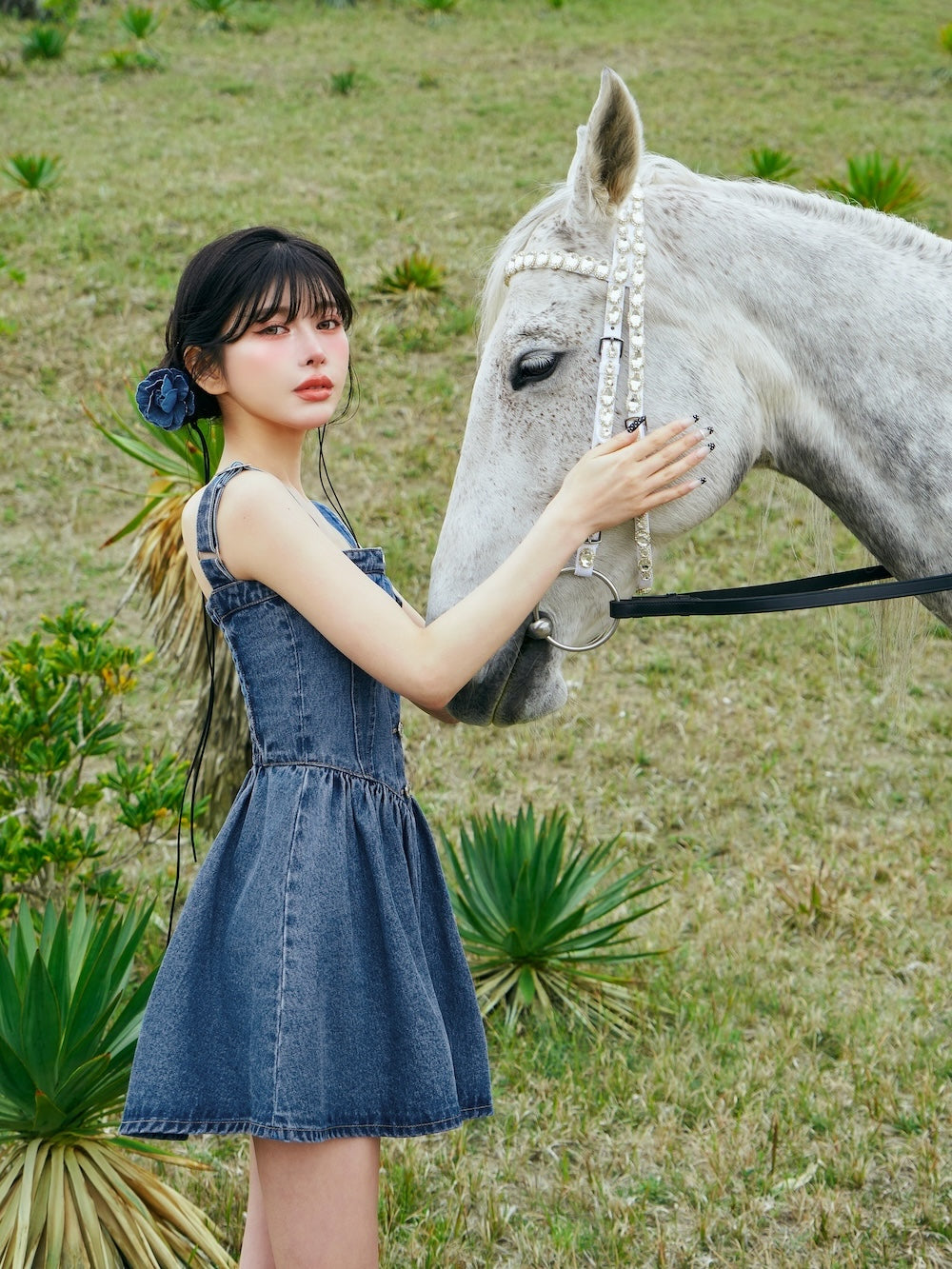 モデル:160cm(着用サイズ:FREE 着用カラー:BLU)