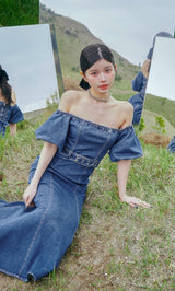モデル:160cm(着用サイズ:FREE 着用カラー:BLU)