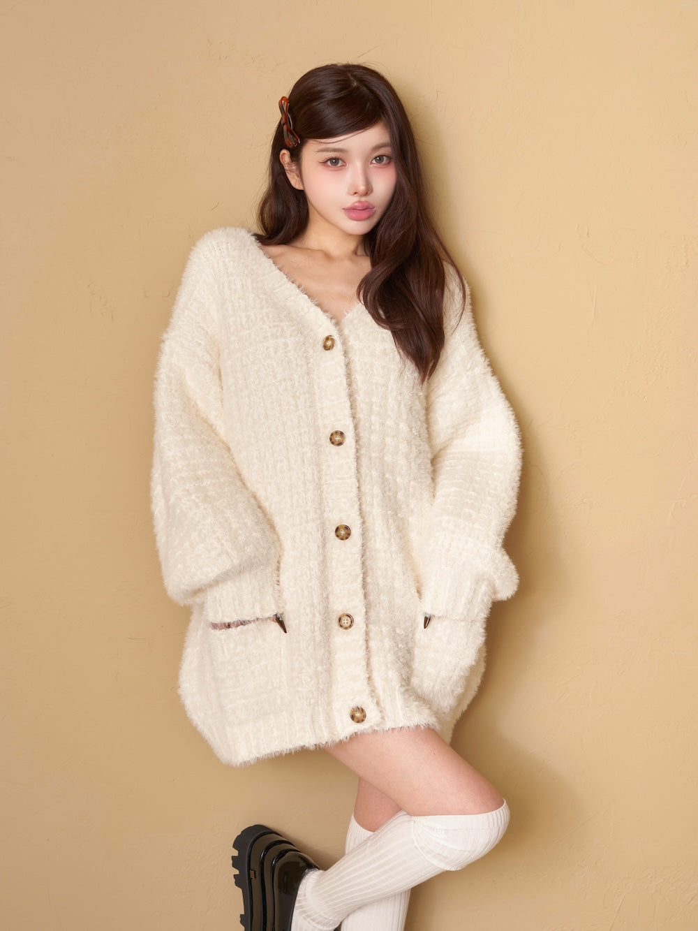 モデル:160cm(着用サイズ:FREE 着用カラー:IVO)