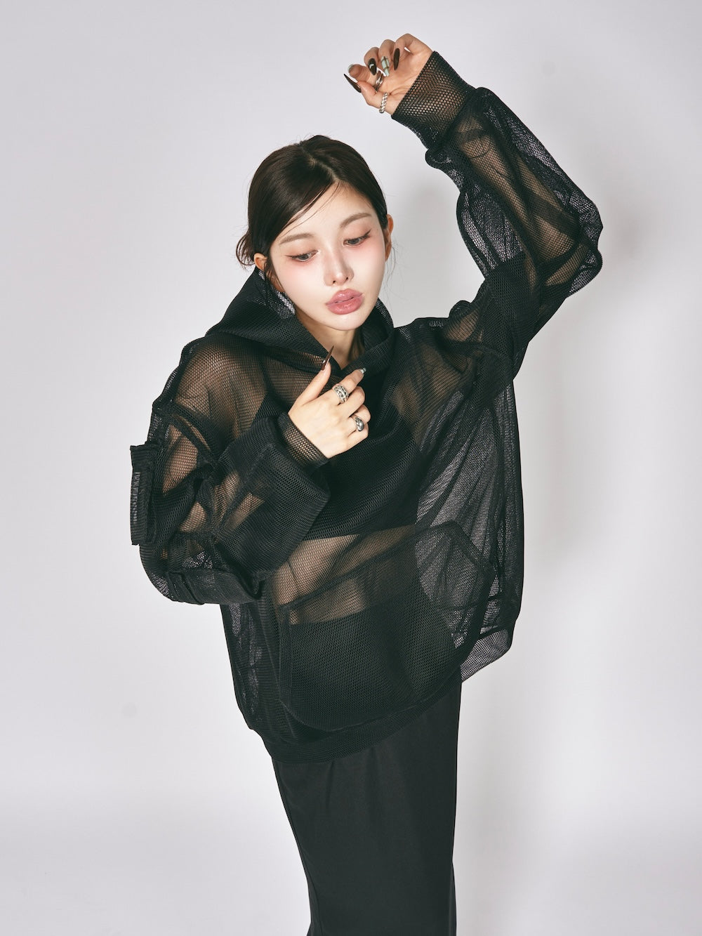 モデル:160cm(着用サイズ:FREE 着用カラー:BLK)