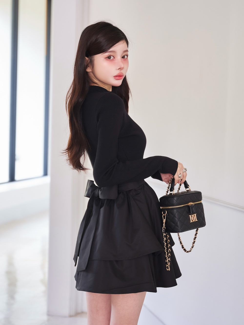 モデル:160cm(着用サイズ:FREE 着用カラー:BLK)