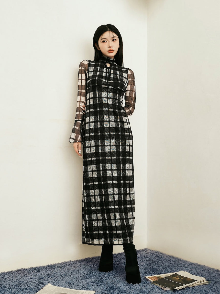 モデル:160cm(着用サイズ:FREE 着用カラー:BLK)