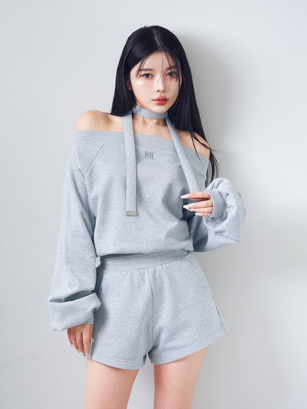モデル:160cm(着用サイズ:FREE 着用カラー:GRY)