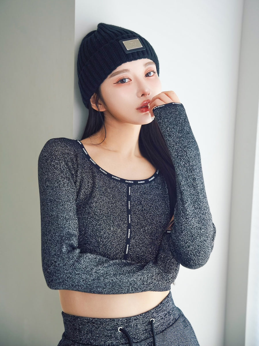 モデル:160cm(着用サイズ:FREE 着用カラー:BLK)