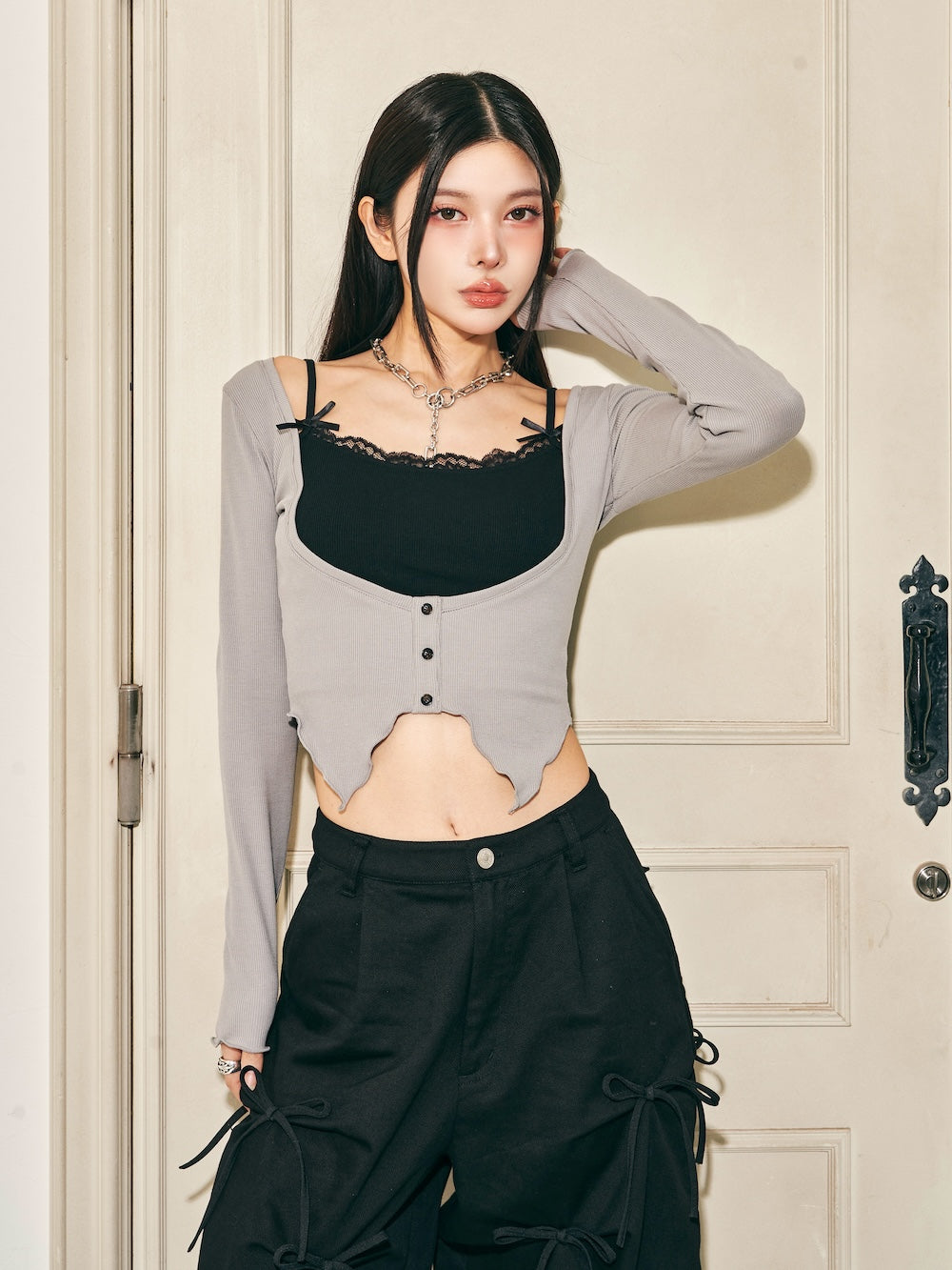 モデル:160cm(着用サイズ:FREE 着用カラー:GRY)