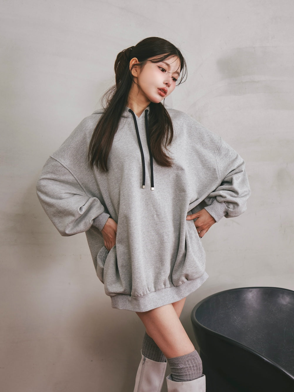モデル:160cm(着用サイズ:FREE 着用カラー:GRY)