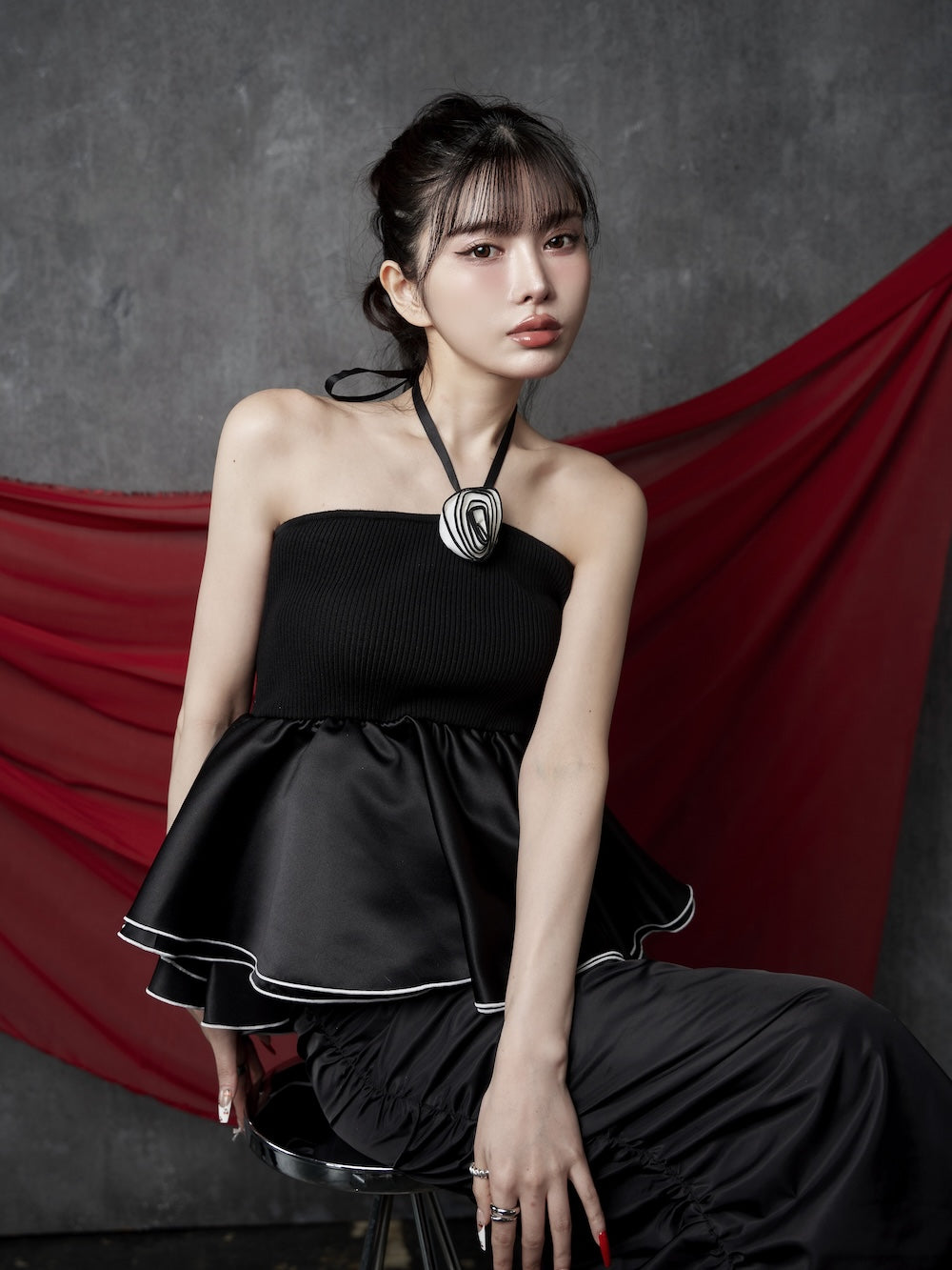 モデル:160cm(着用サイズ:FREE 着用カラー:BLK)