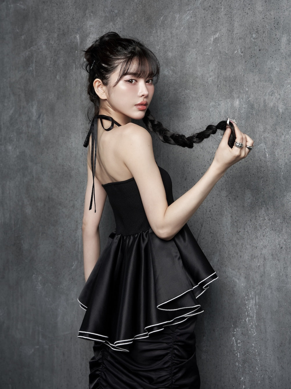 モデル:160cm(着用サイズ:FREE 着用カラー:BLK)