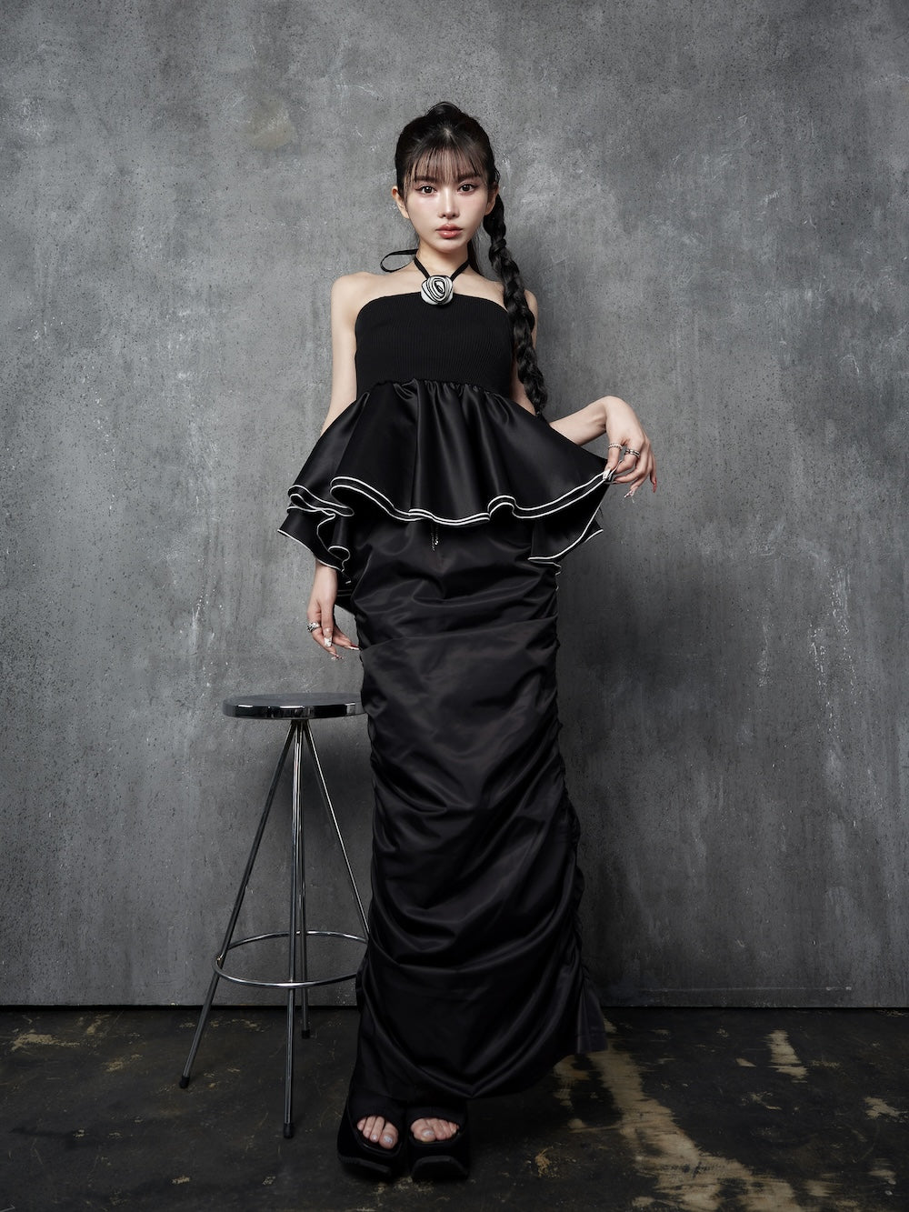 モデル:160cm(着用サイズ:FREE 着用カラー:BLK)