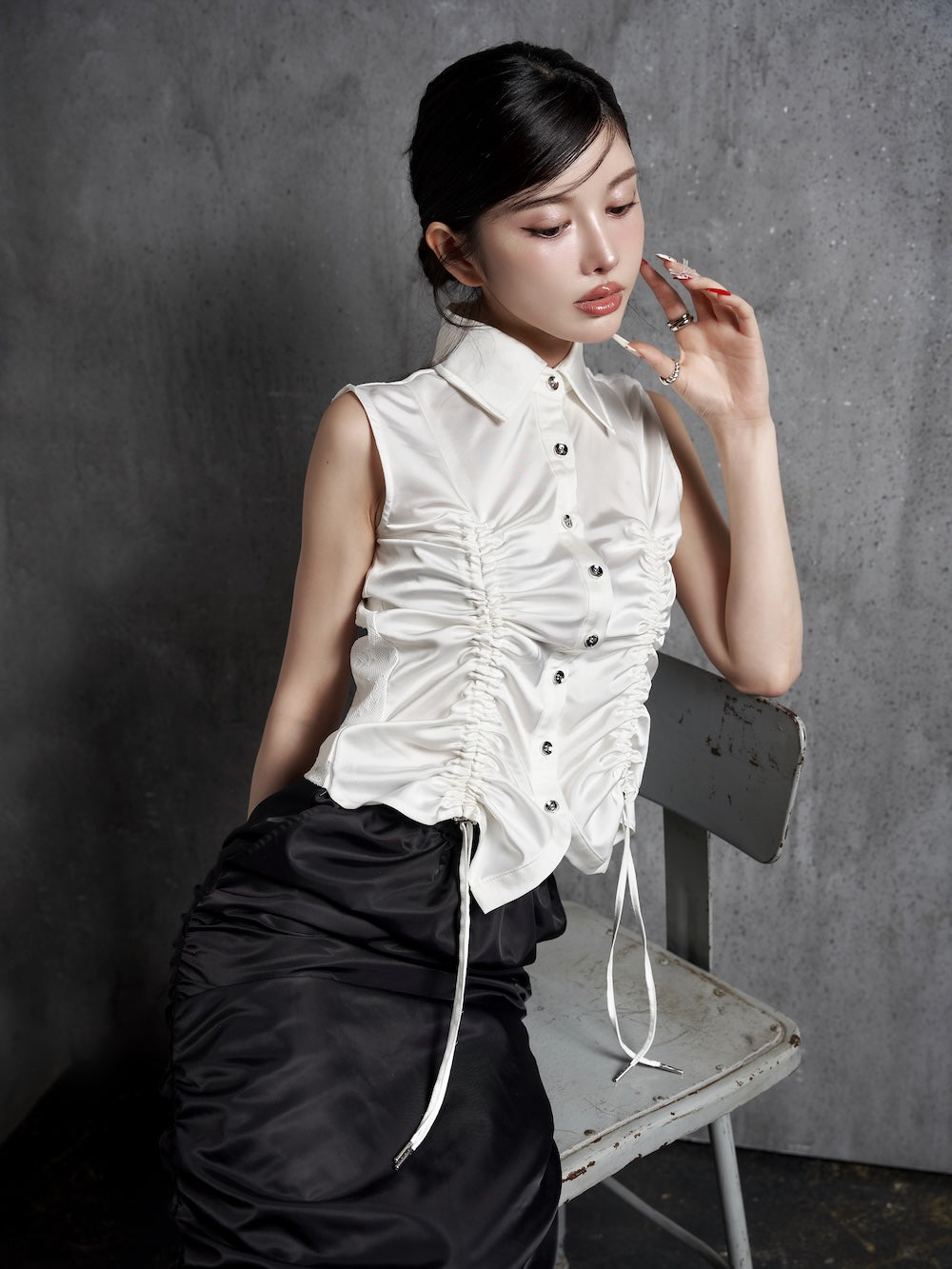 モデル:160cm(着用サイズ:FREE 着用カラー:WHT)