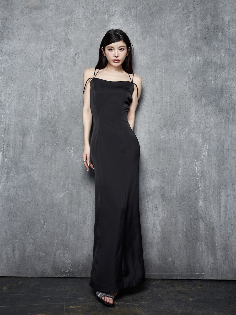 モデル:160cm(着用サイズ:FREE 着用カラー:BLK)